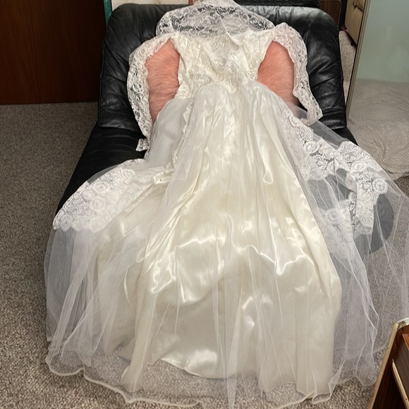 1952 wedding dress - Picture 10 of 11
